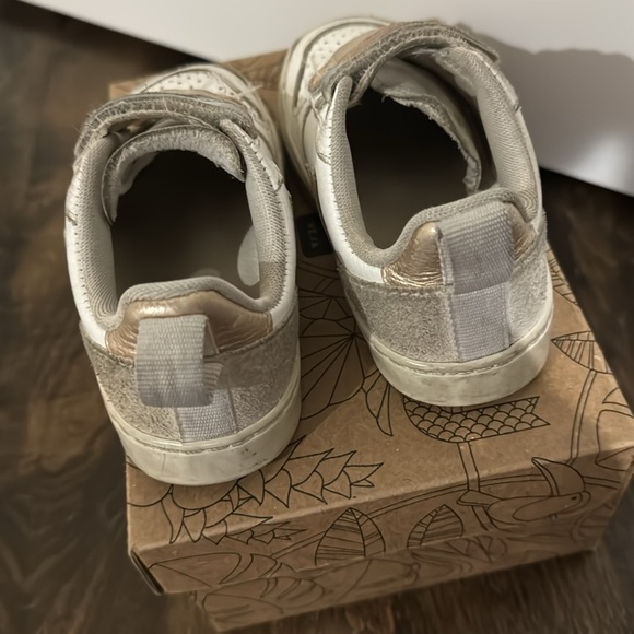 Toddler Veja V10 chromefree sneaker size 24 - Picture 3 of 5